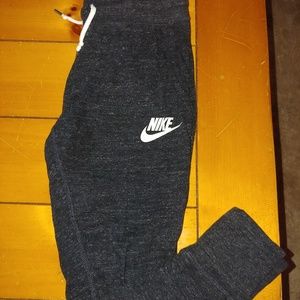 Nike capris